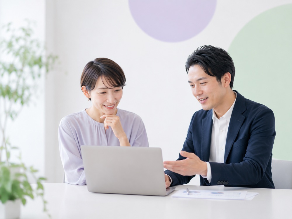 プランを提案するコンサルタントとお客様